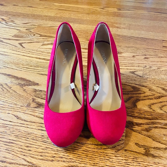 Vintage Y2K Red Pumps - Picture 8 of 9